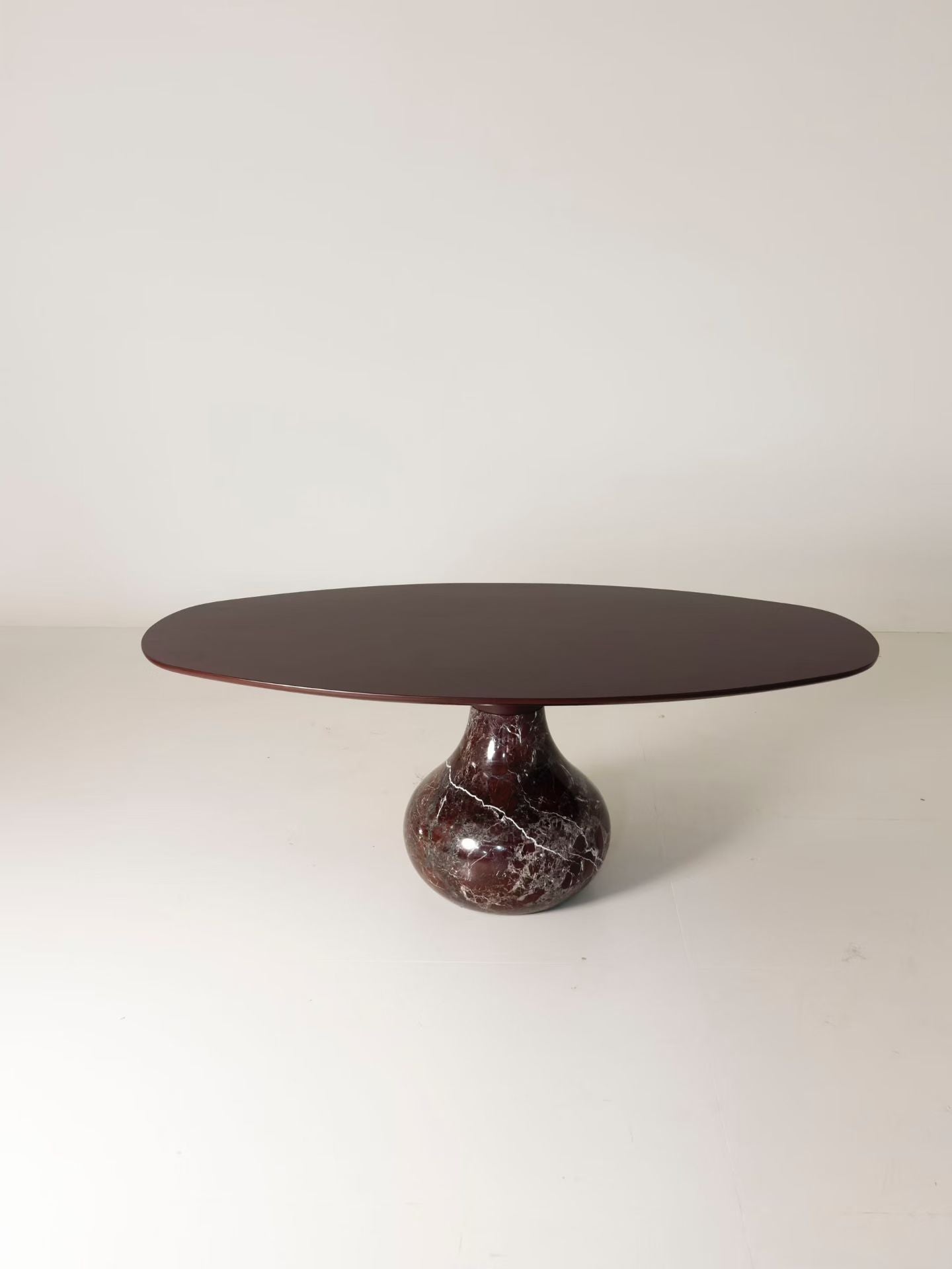 Oval Angola
