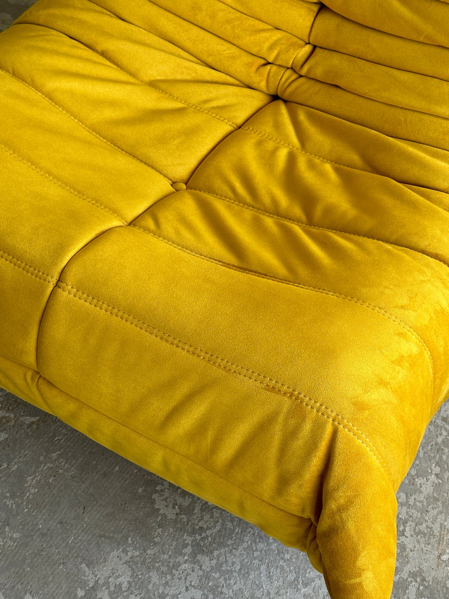 TOGO arm chair