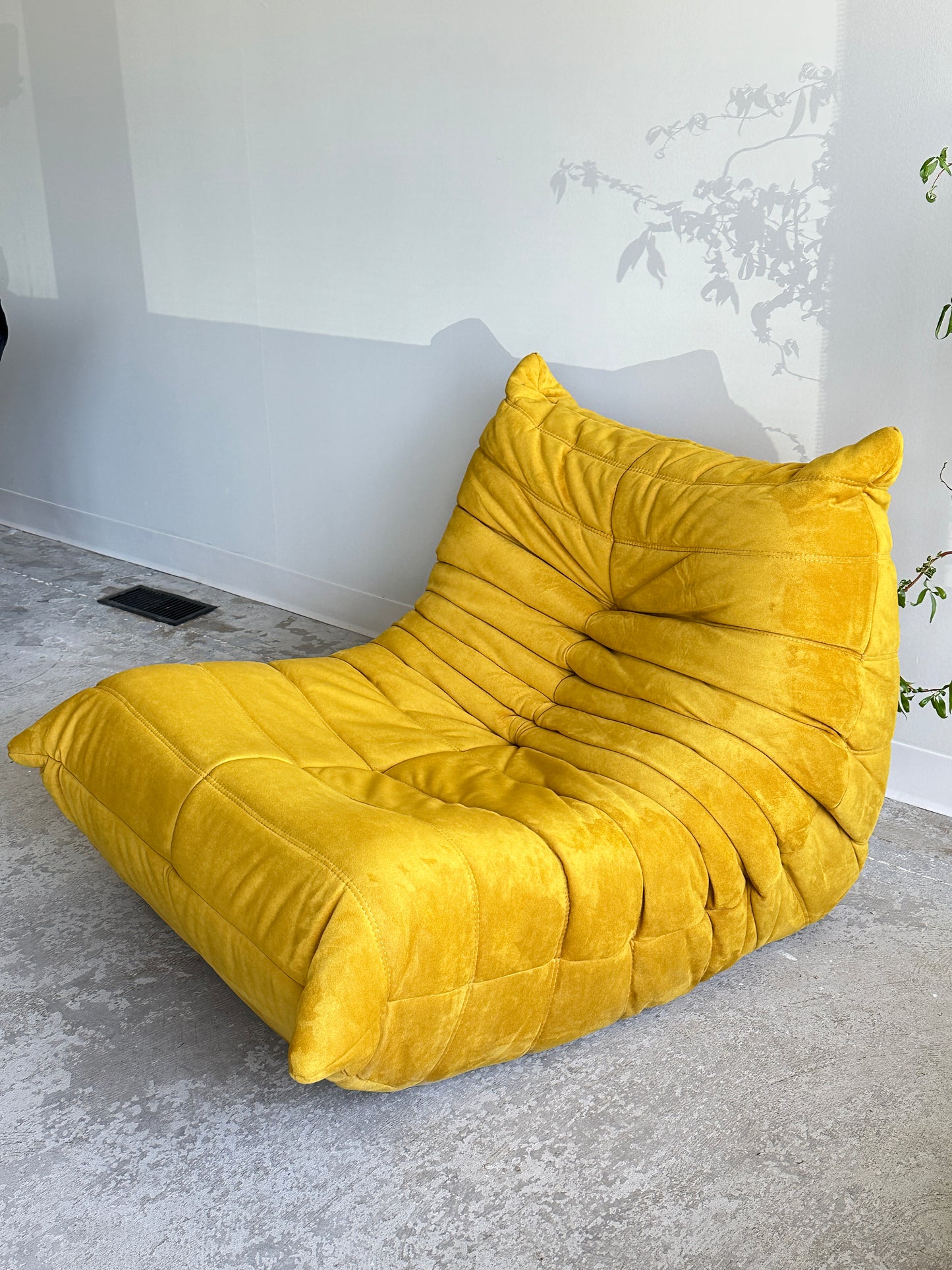 TOGO arm chair