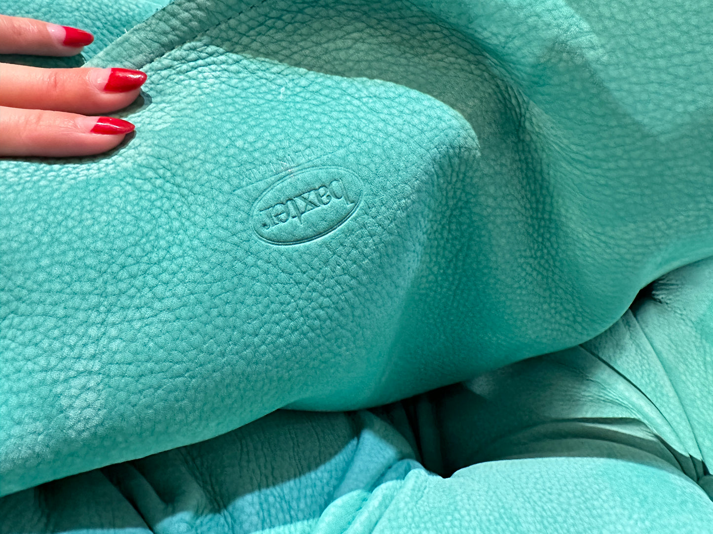 LUX-S-6610 EAR Sofa