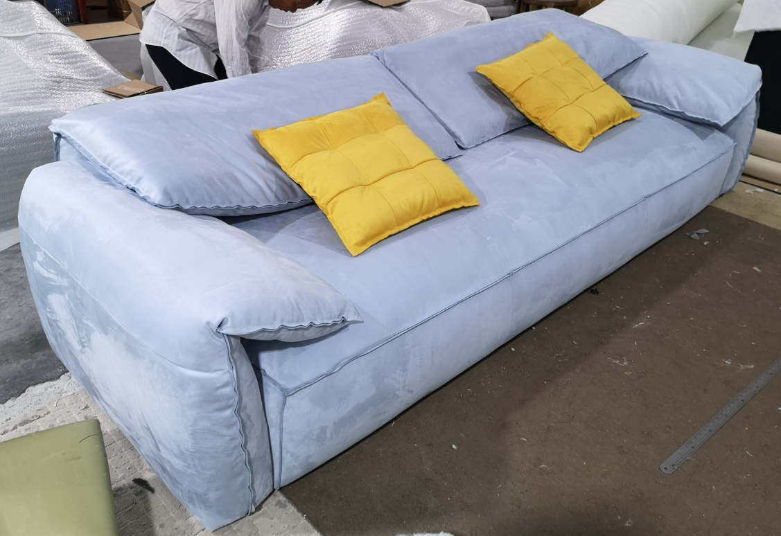 LUX-S-6610 EAR Sofa